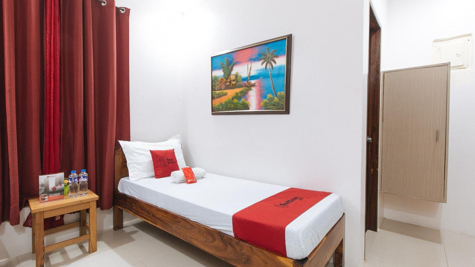 Reddoorz Plus @ Jollydays Hotel Nueva Ecija San Jose  Eksteriør billede