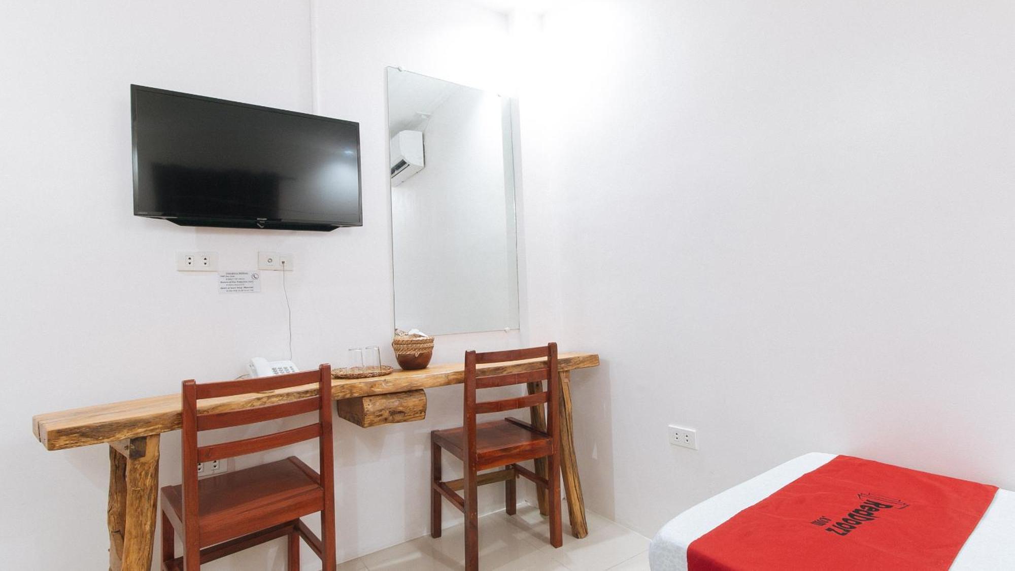 Reddoorz Plus @ Jollydays Hotel Nueva Ecija San Jose  Eksteriør billede