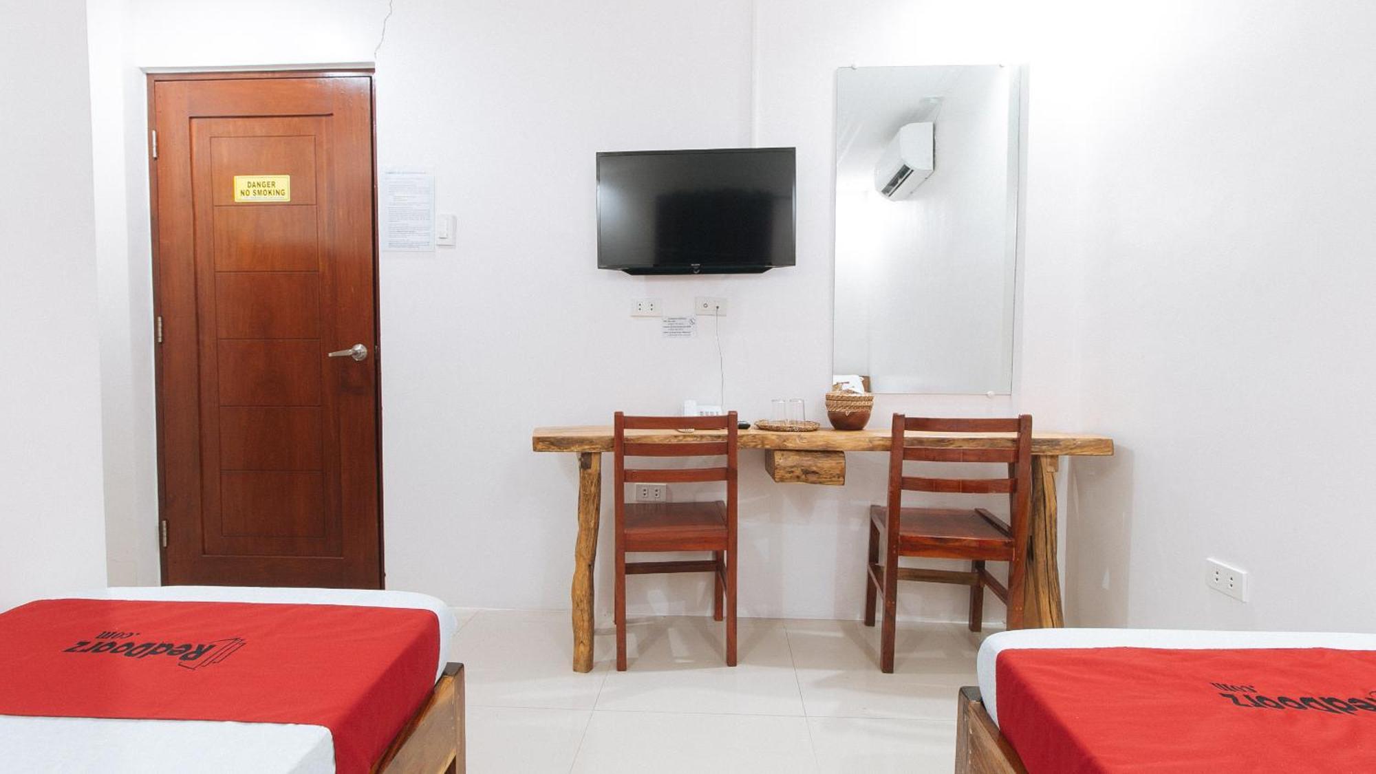 Reddoorz Plus @ Jollydays Hotel Nueva Ecija San Jose  Eksteriør billede