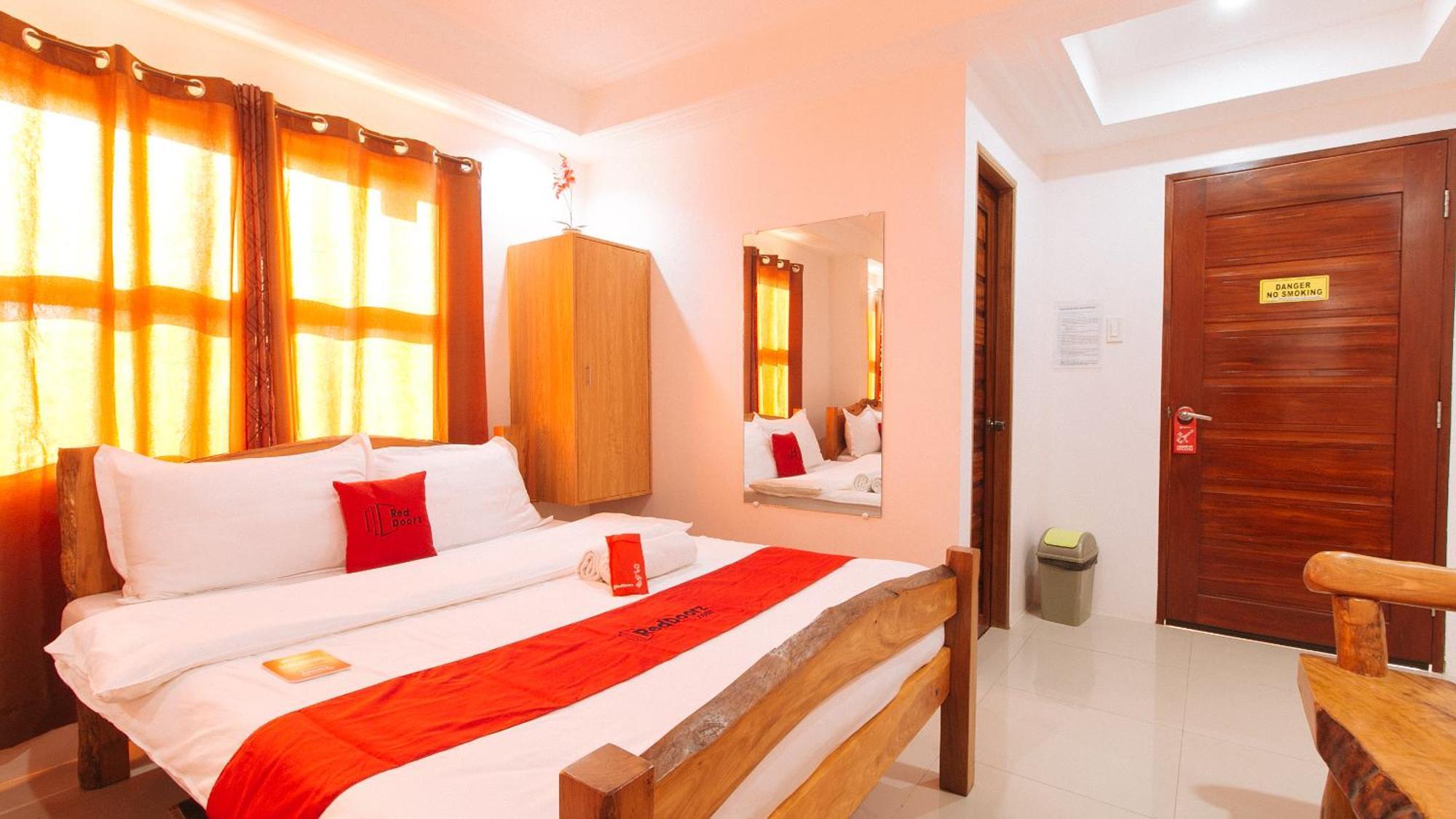 Reddoorz Plus @ Jollydays Hotel Nueva Ecija San Jose  Eksteriør billede