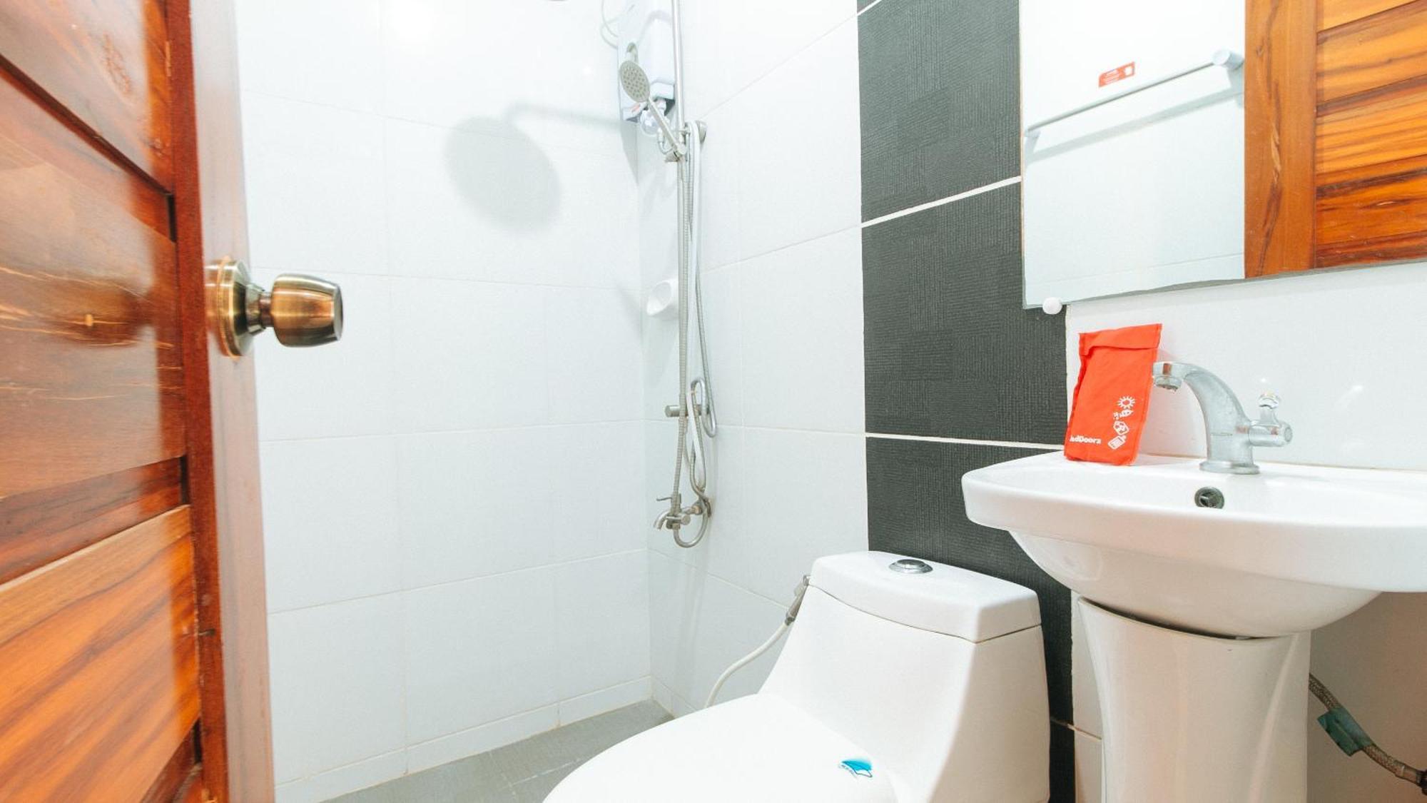Reddoorz Plus @ Jollydays Hotel Nueva Ecija San Jose  Eksteriør billede